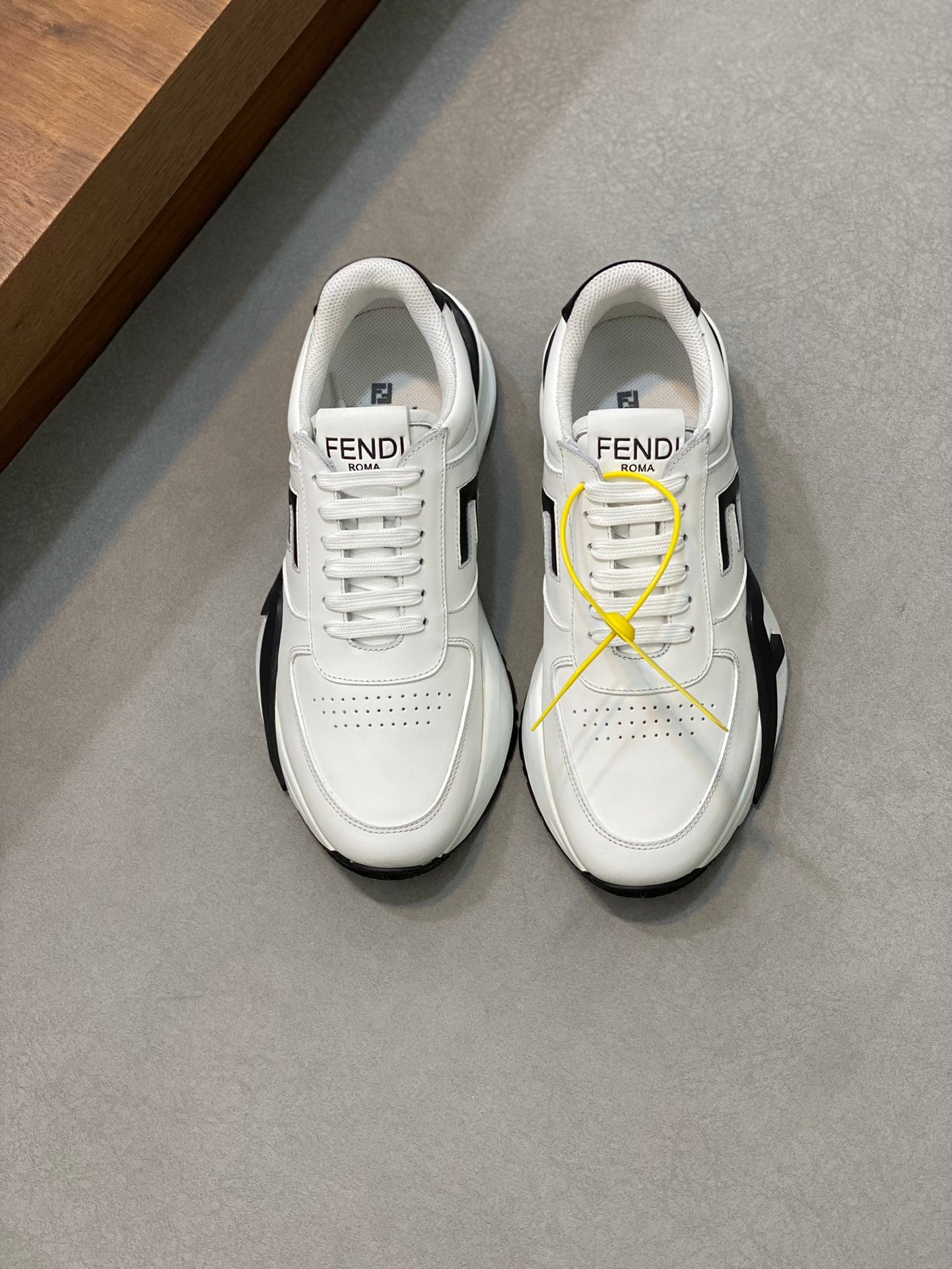 FENDI sneakers 160