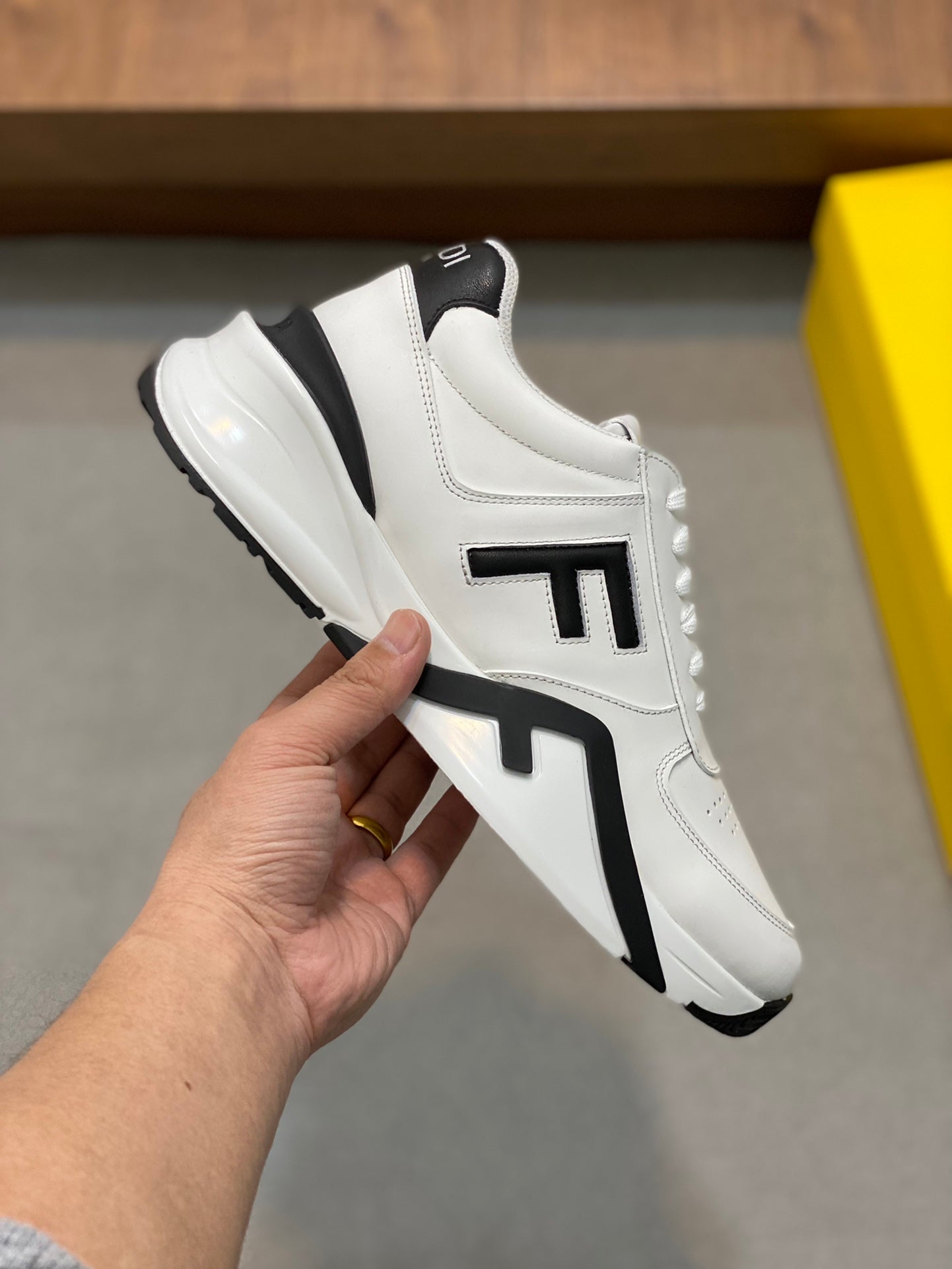 FENDI sneakers 160