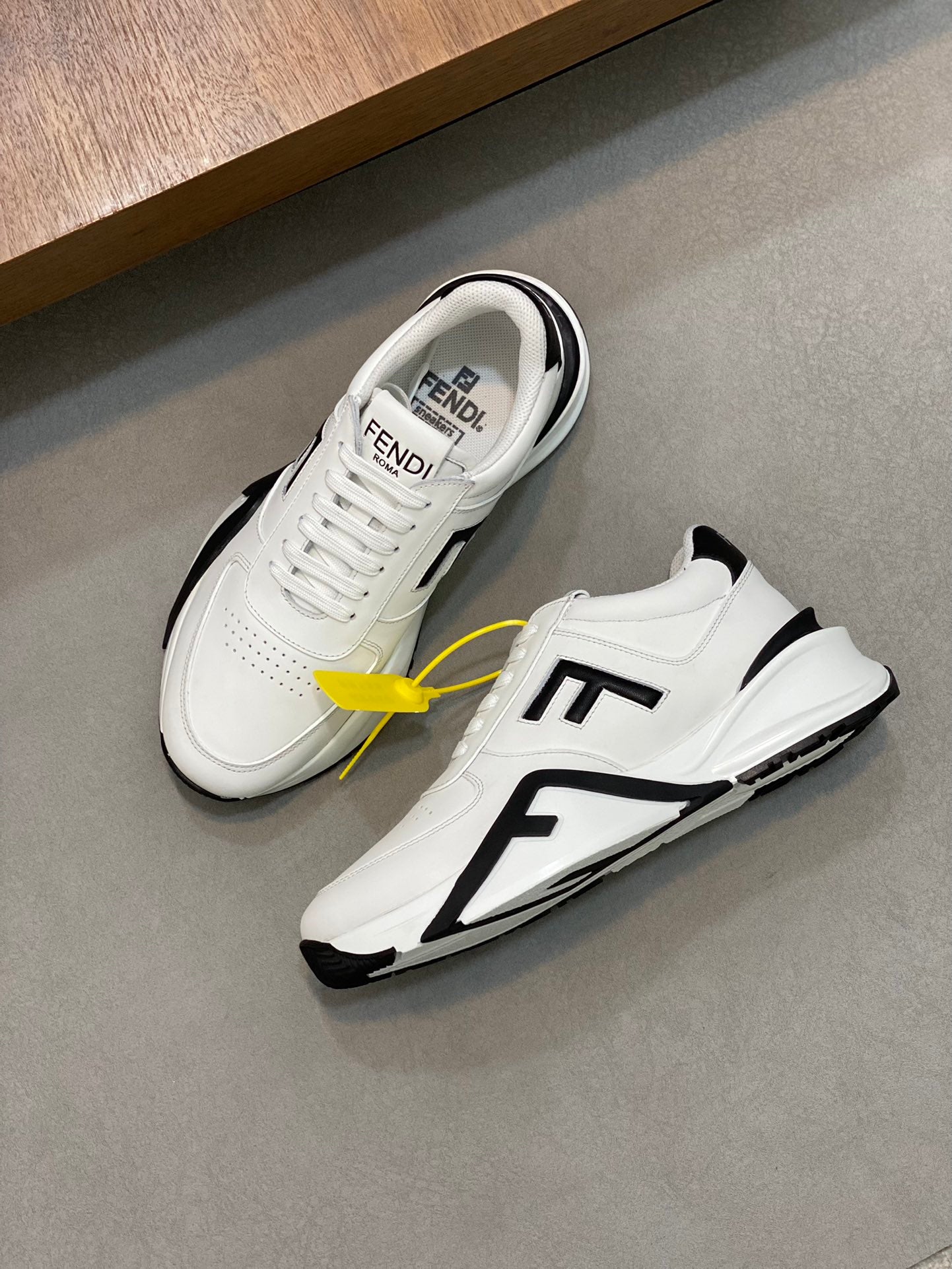 FENDI sneakers 160