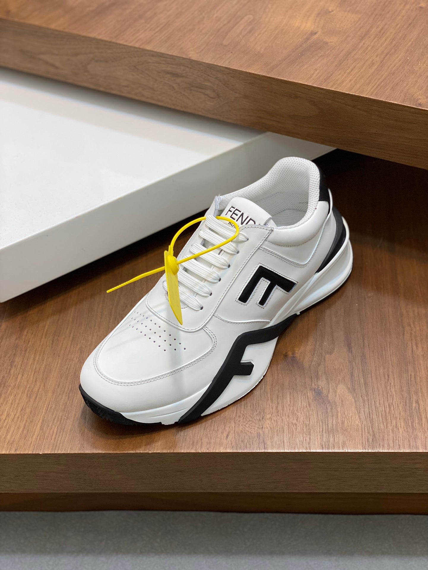 FENDI sneakers 160