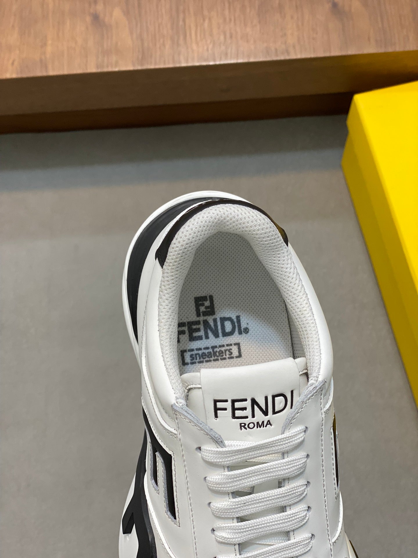FENDI sneakers 160