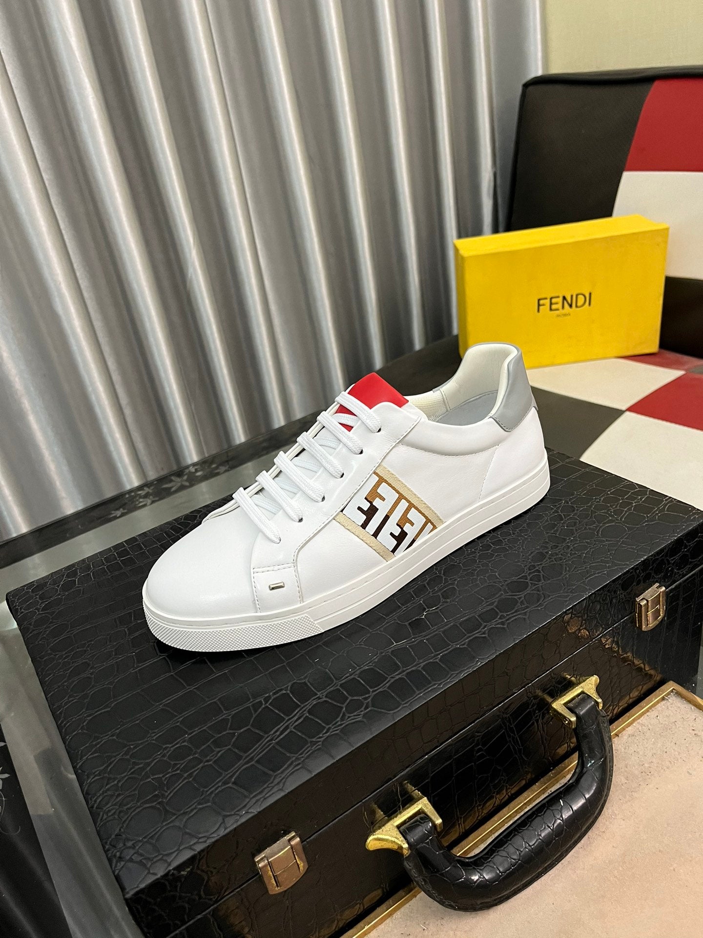 FENDI sneakers 163