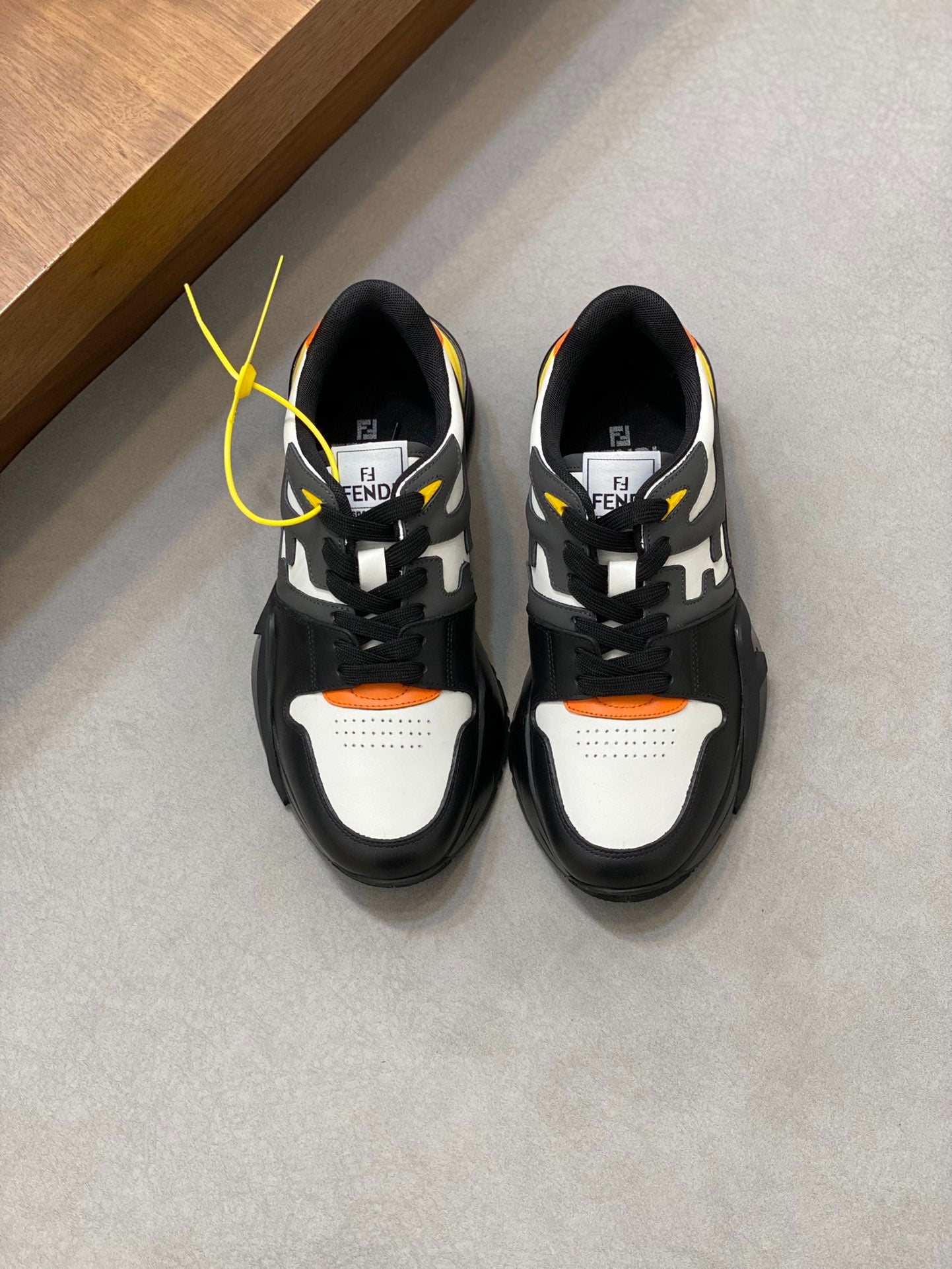 FENDI sneakers 164