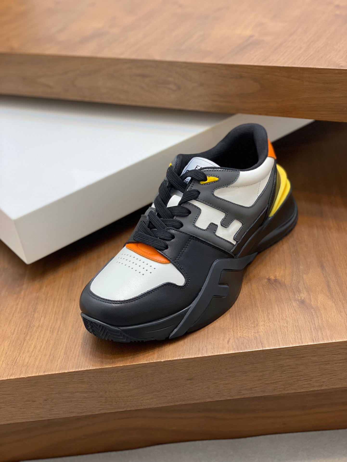 FENDI sneakers 164