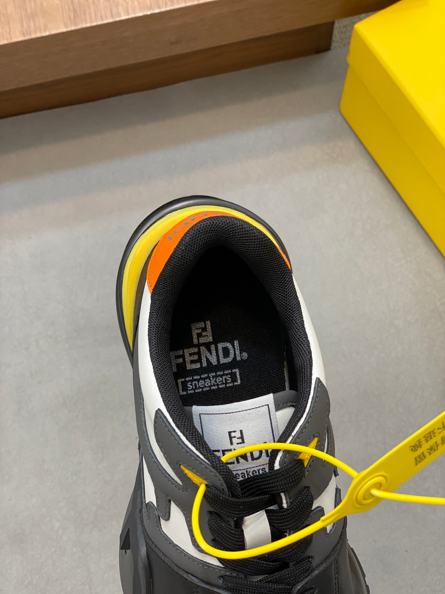 FENDI sneakers 164