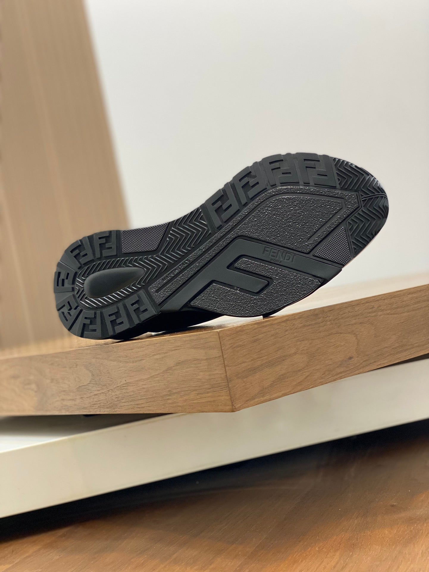 FENDI sneakers 164