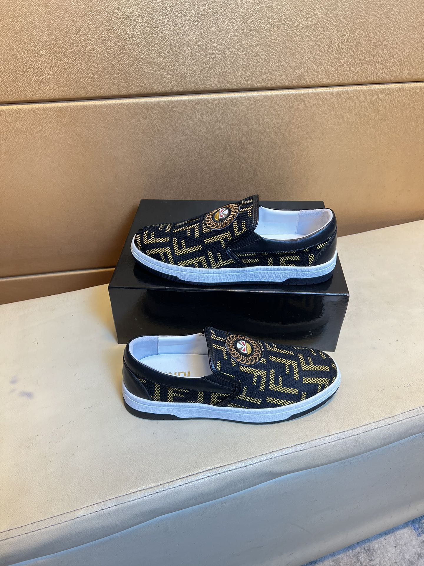 FENDI sneakers 173