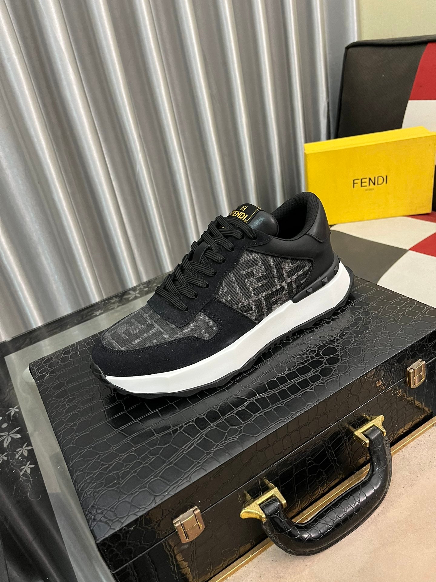 FENDI sneakers 180