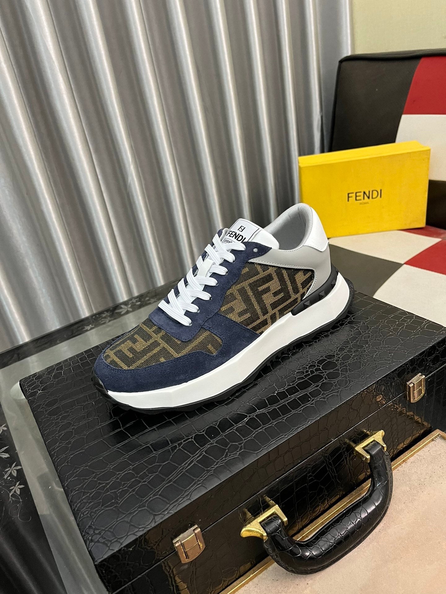 FENDI sneakers 181