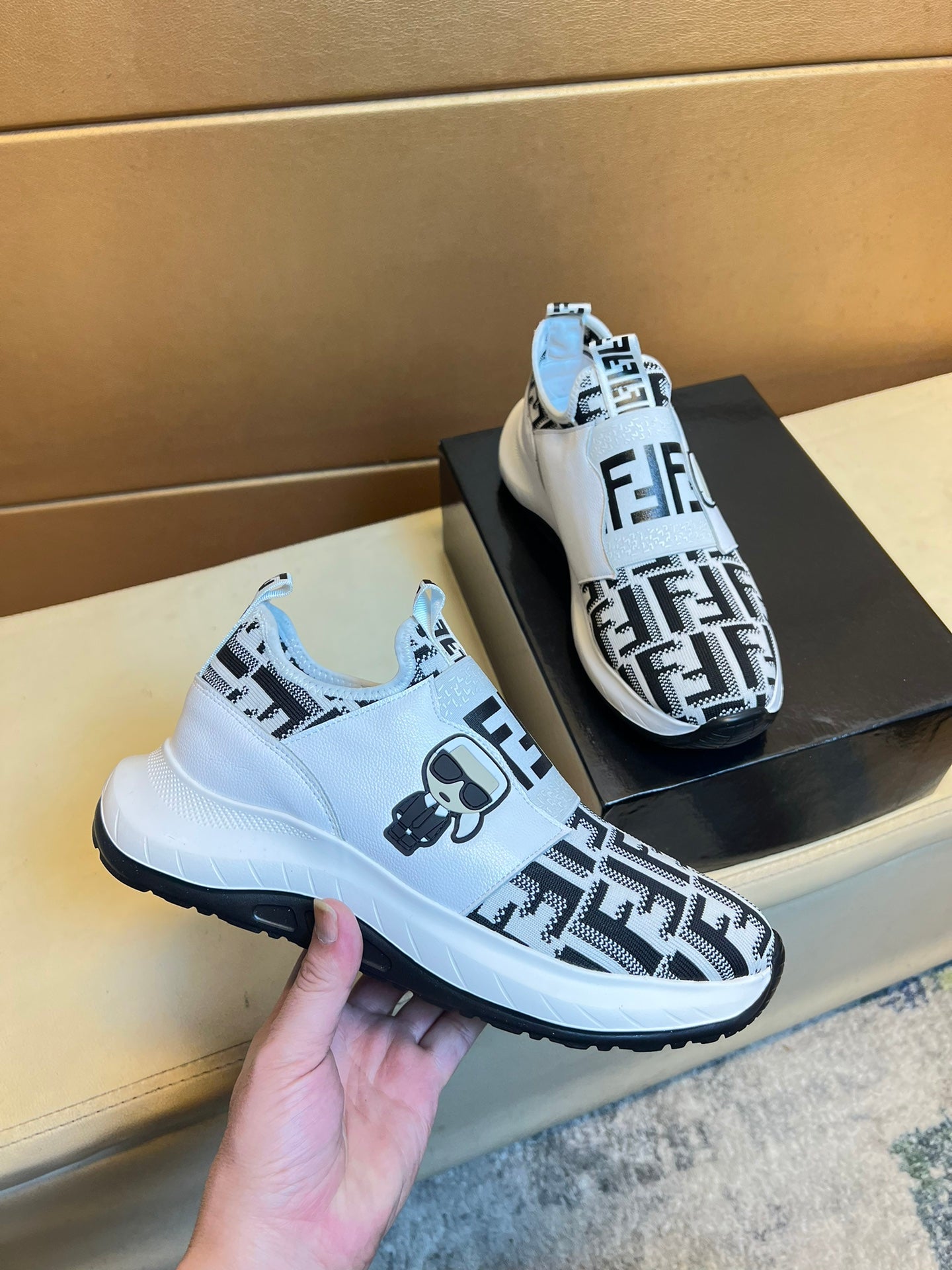 FENDI sneakers 184