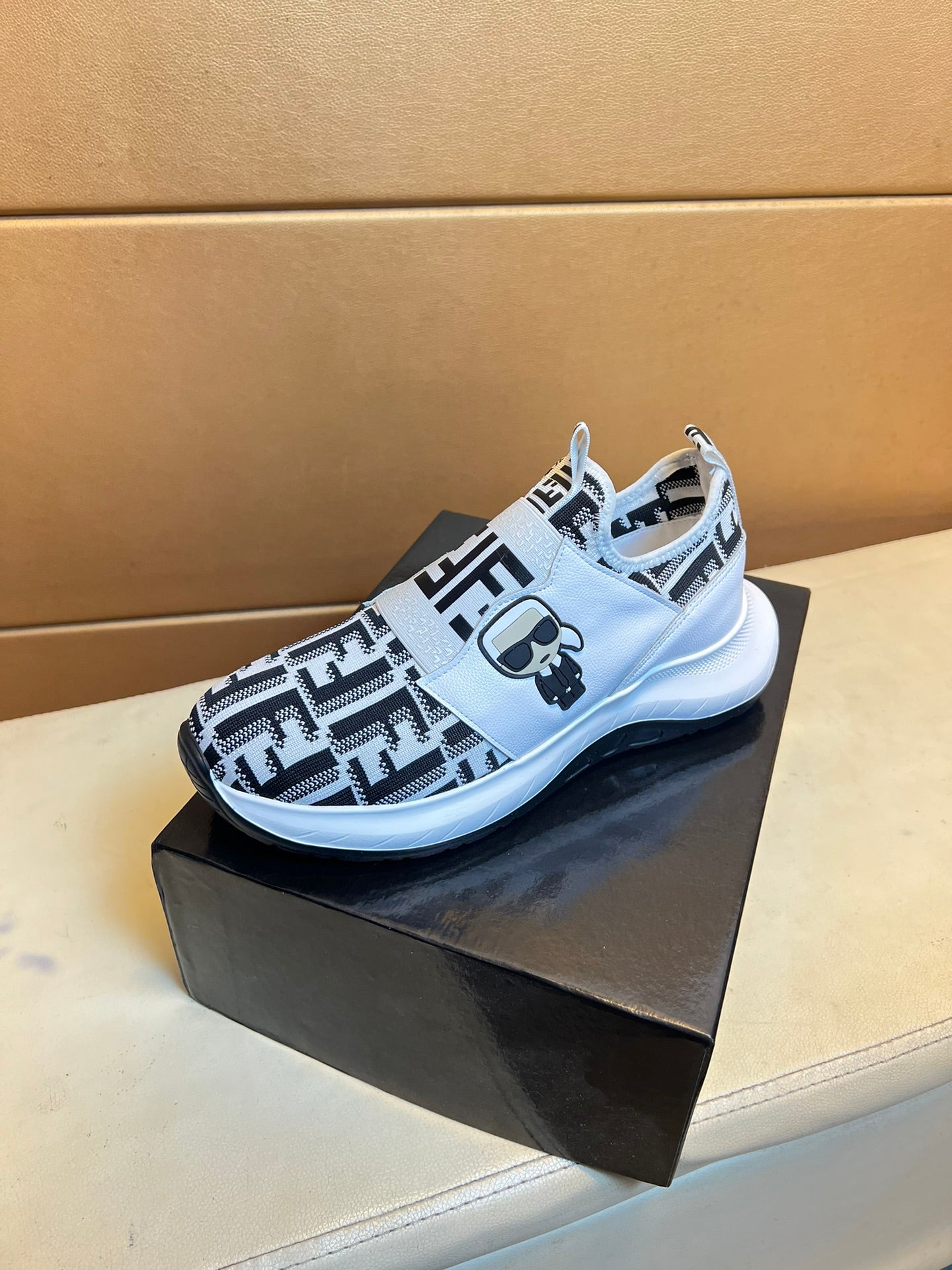 FENDI sneakers 184