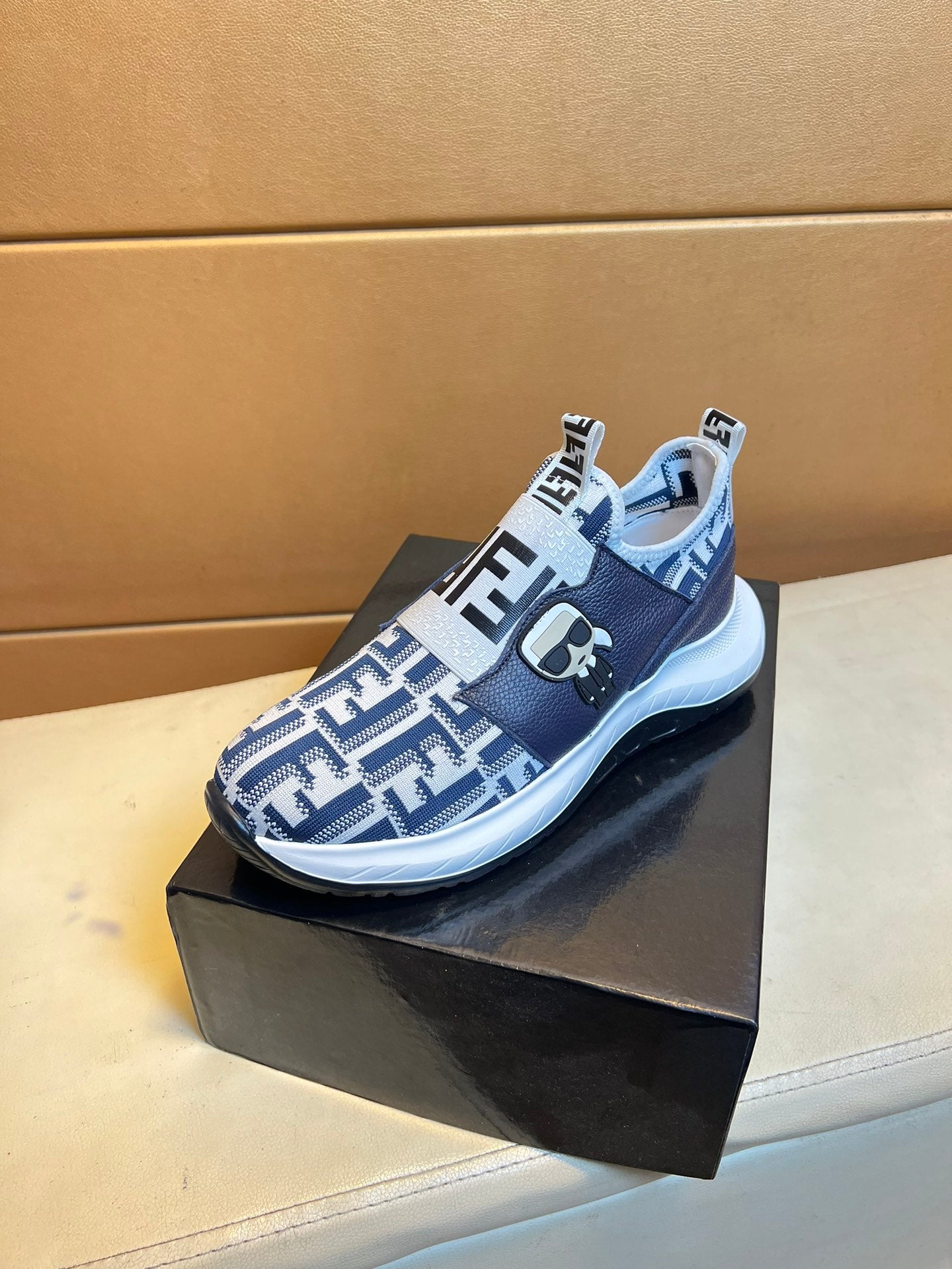 FENDI sneakers 185