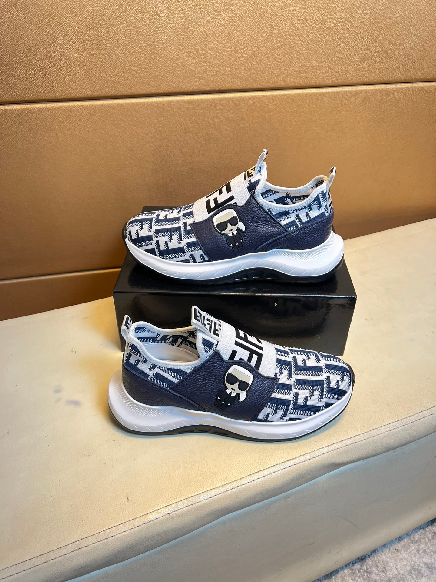 FENDI sneakers 185