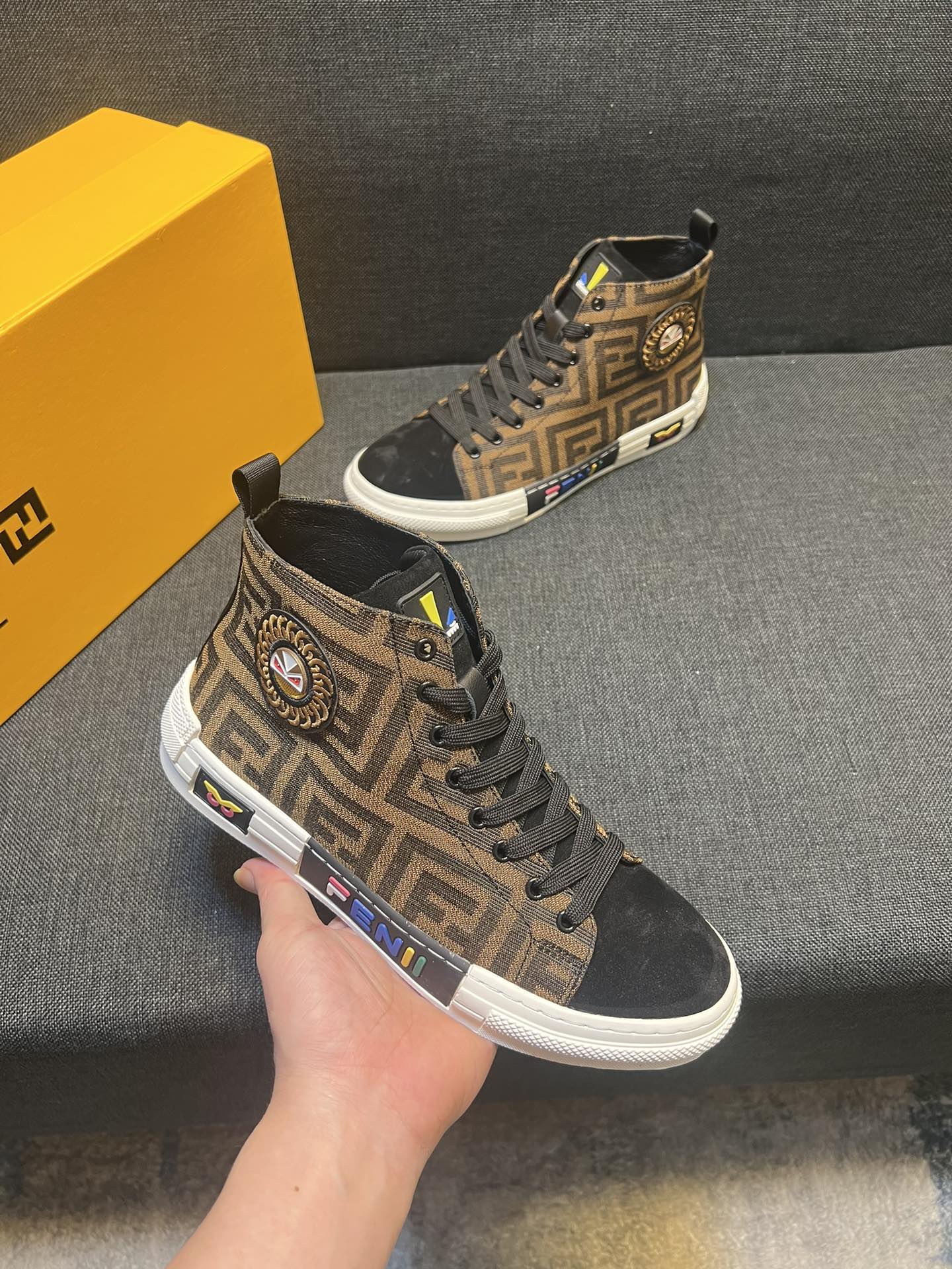FENDI sneakers 194