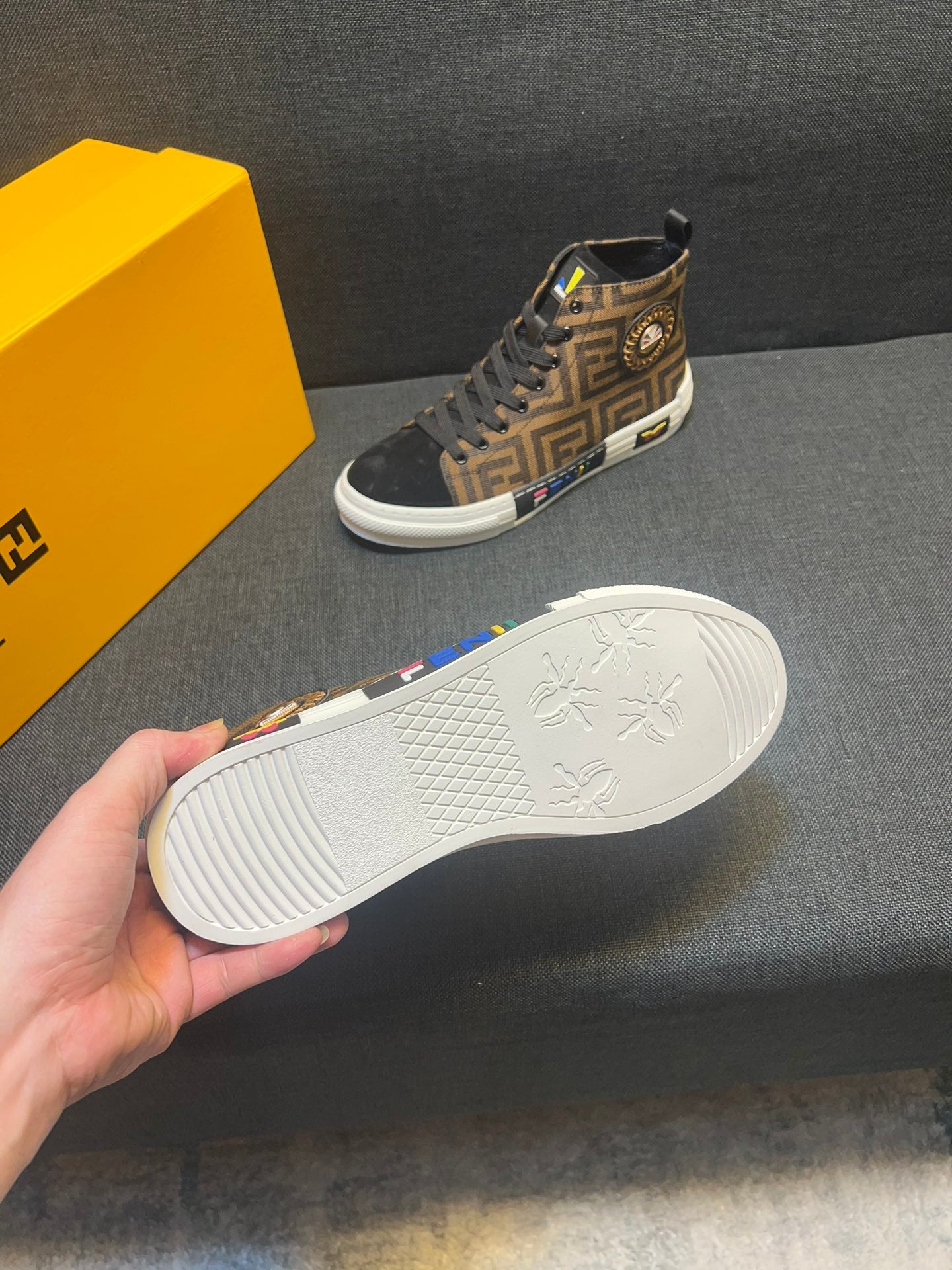 FENDI sneakers 194