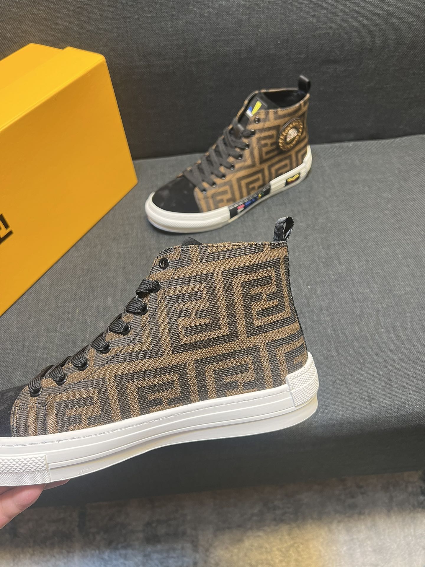 FENDI sneakers 194