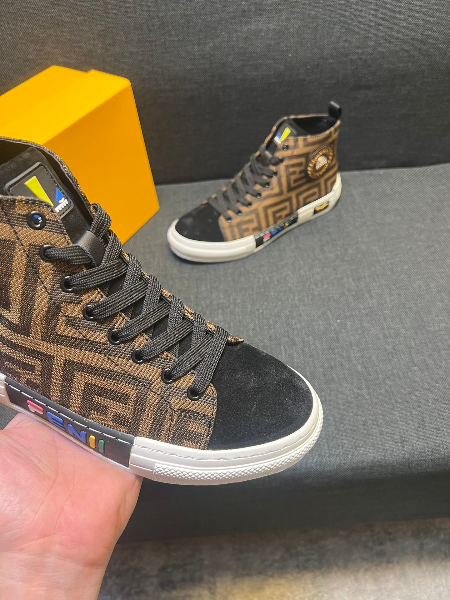 FENDI sneakers 194