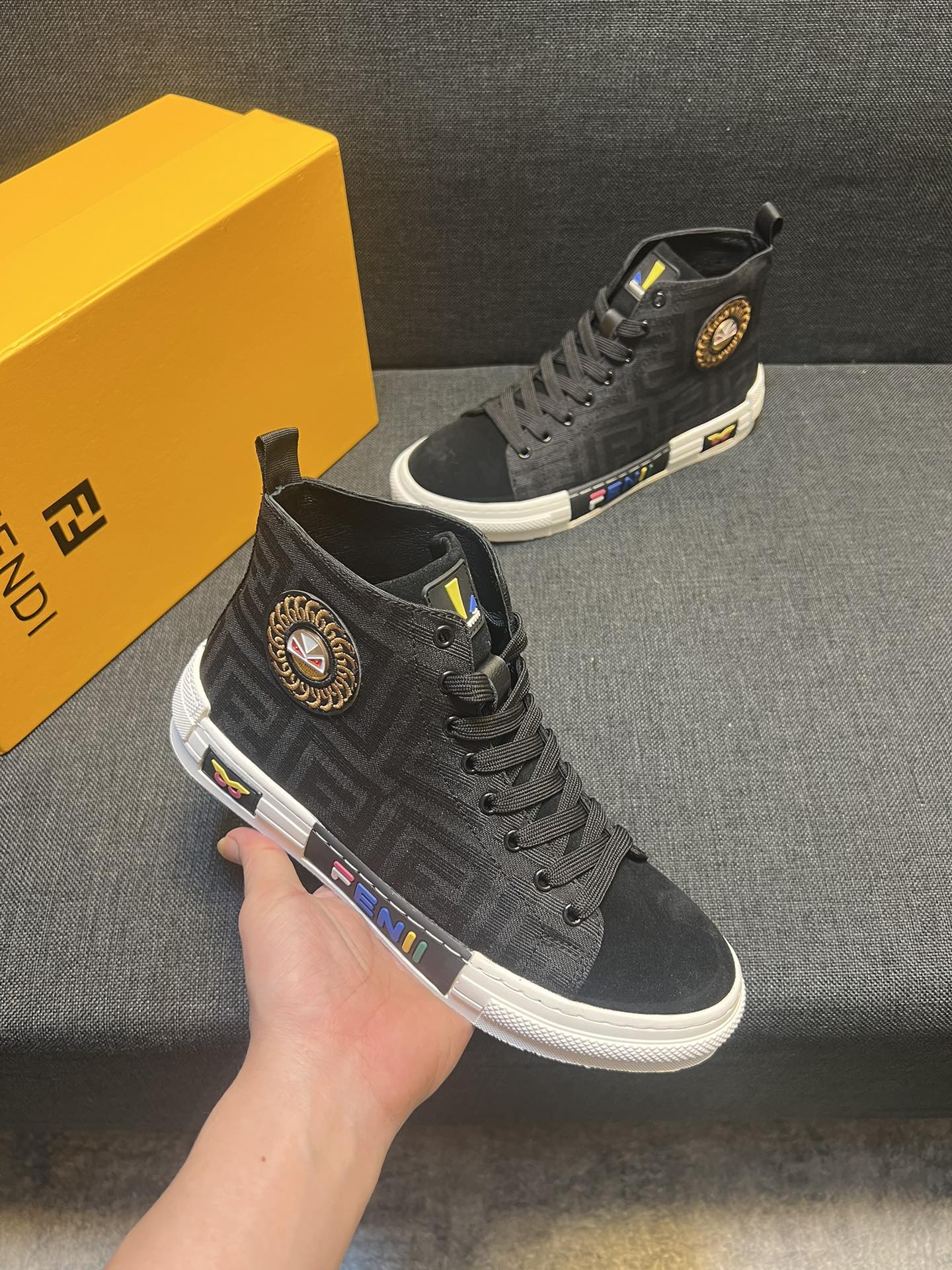 FENDI sneakers 195