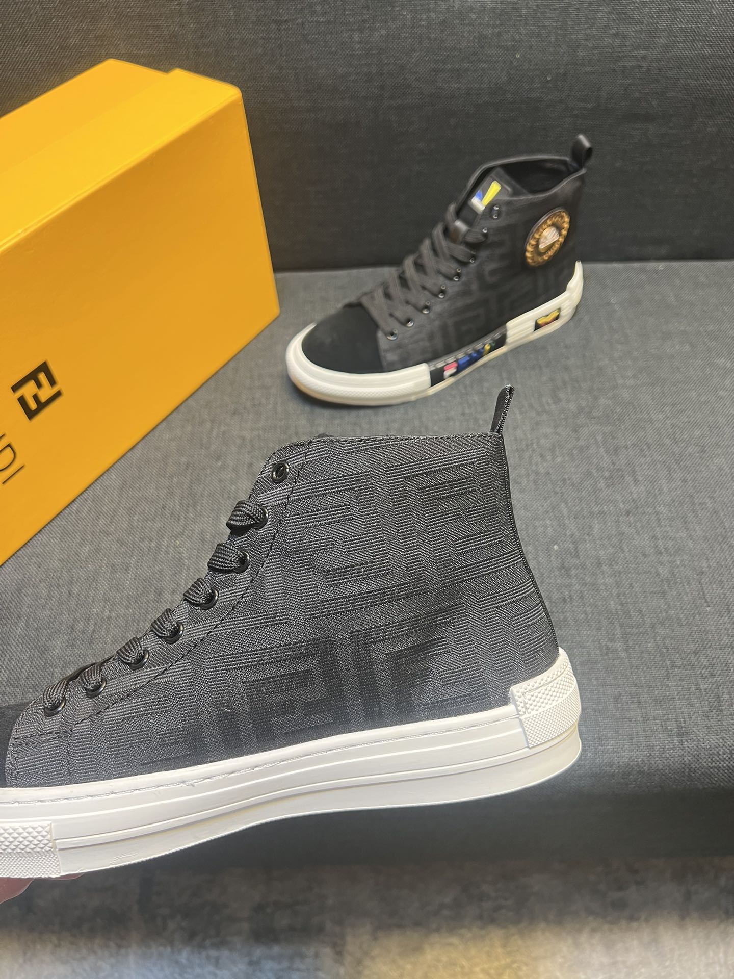 FENDI sneakers 195