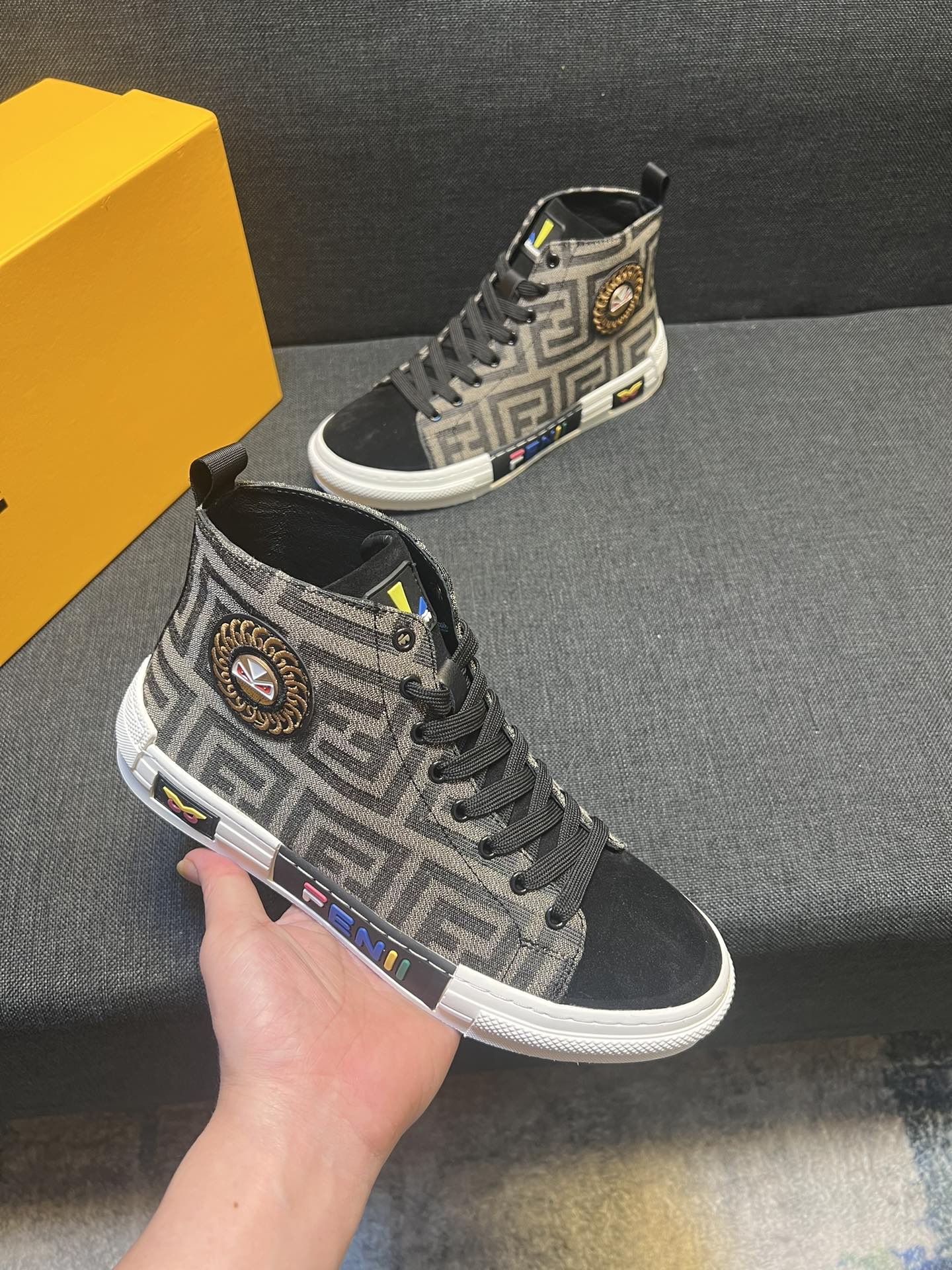FENDI sneakers 196
