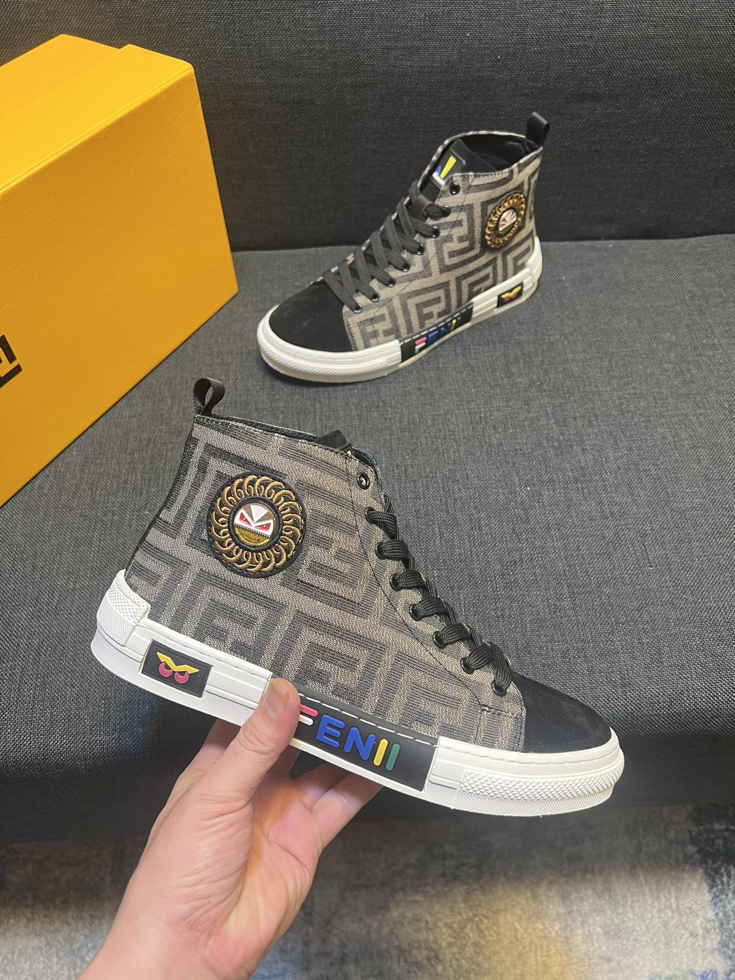 FENDI sneakers 196