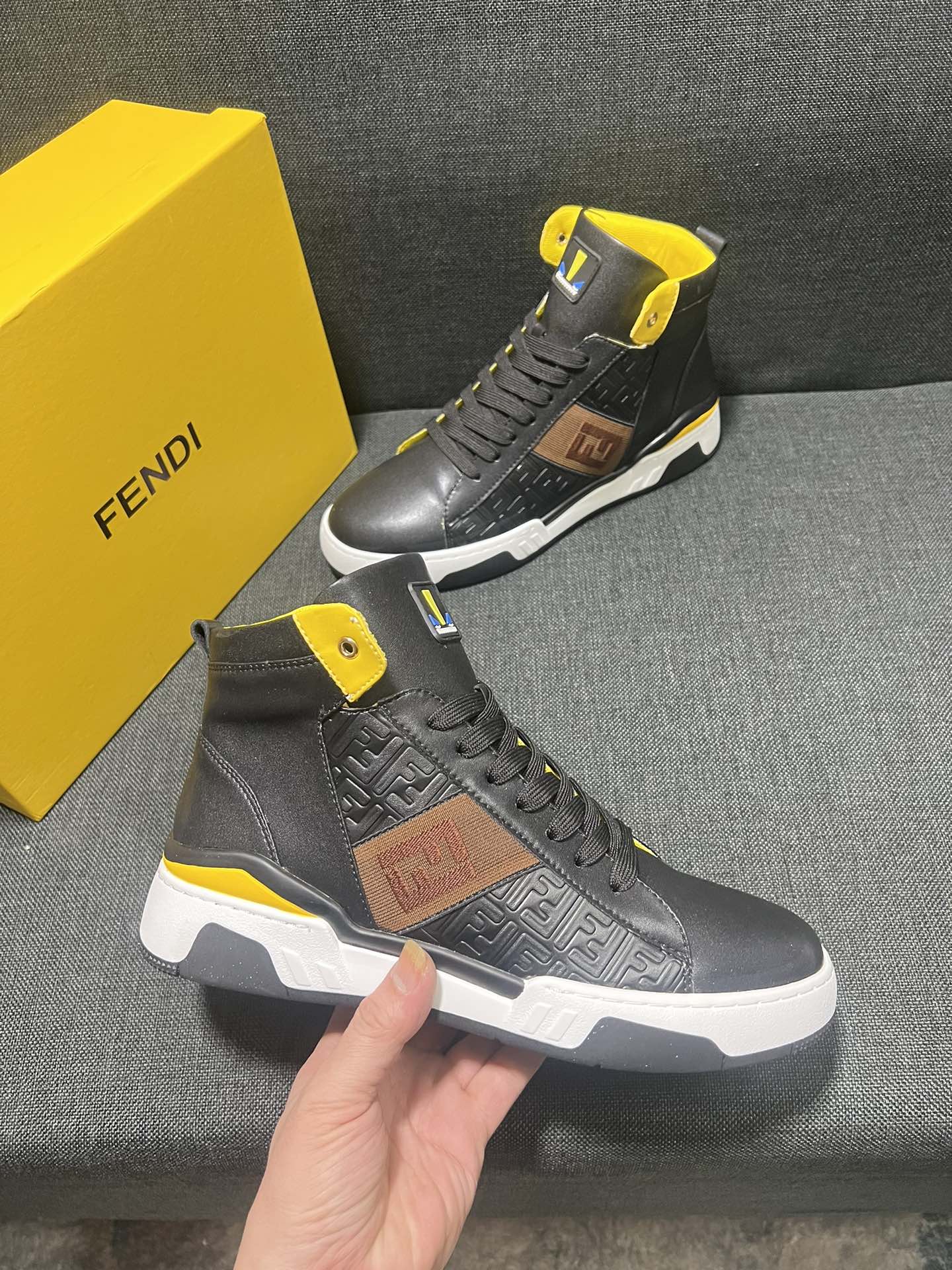 FENDI sneakers 197