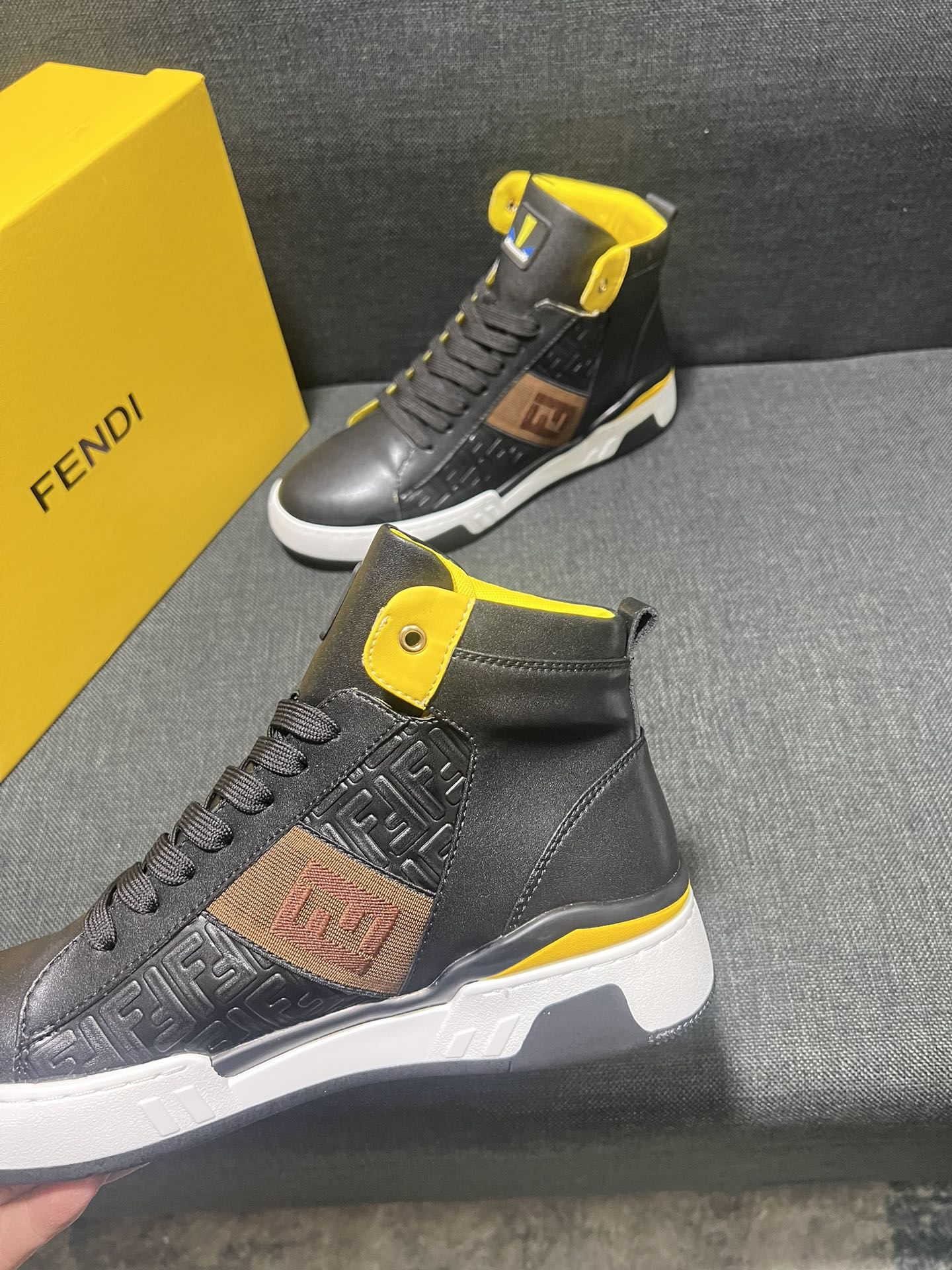 FENDI sneakers 197
