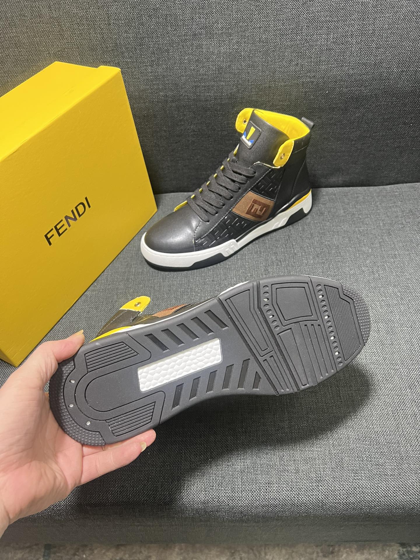FENDI sneakers 197