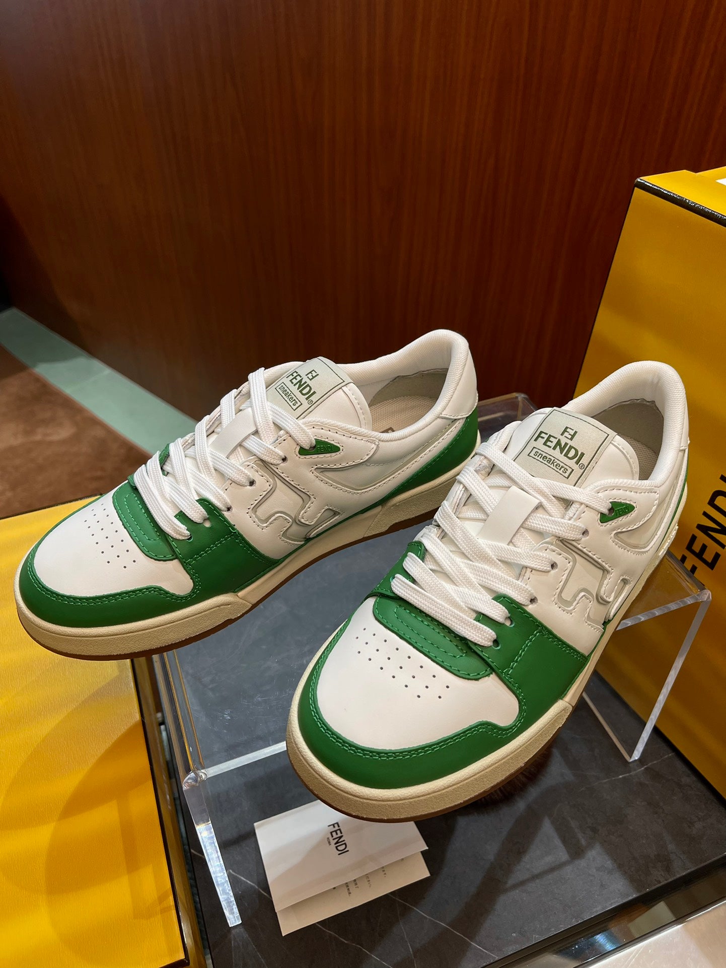 FENDI sneakers 200