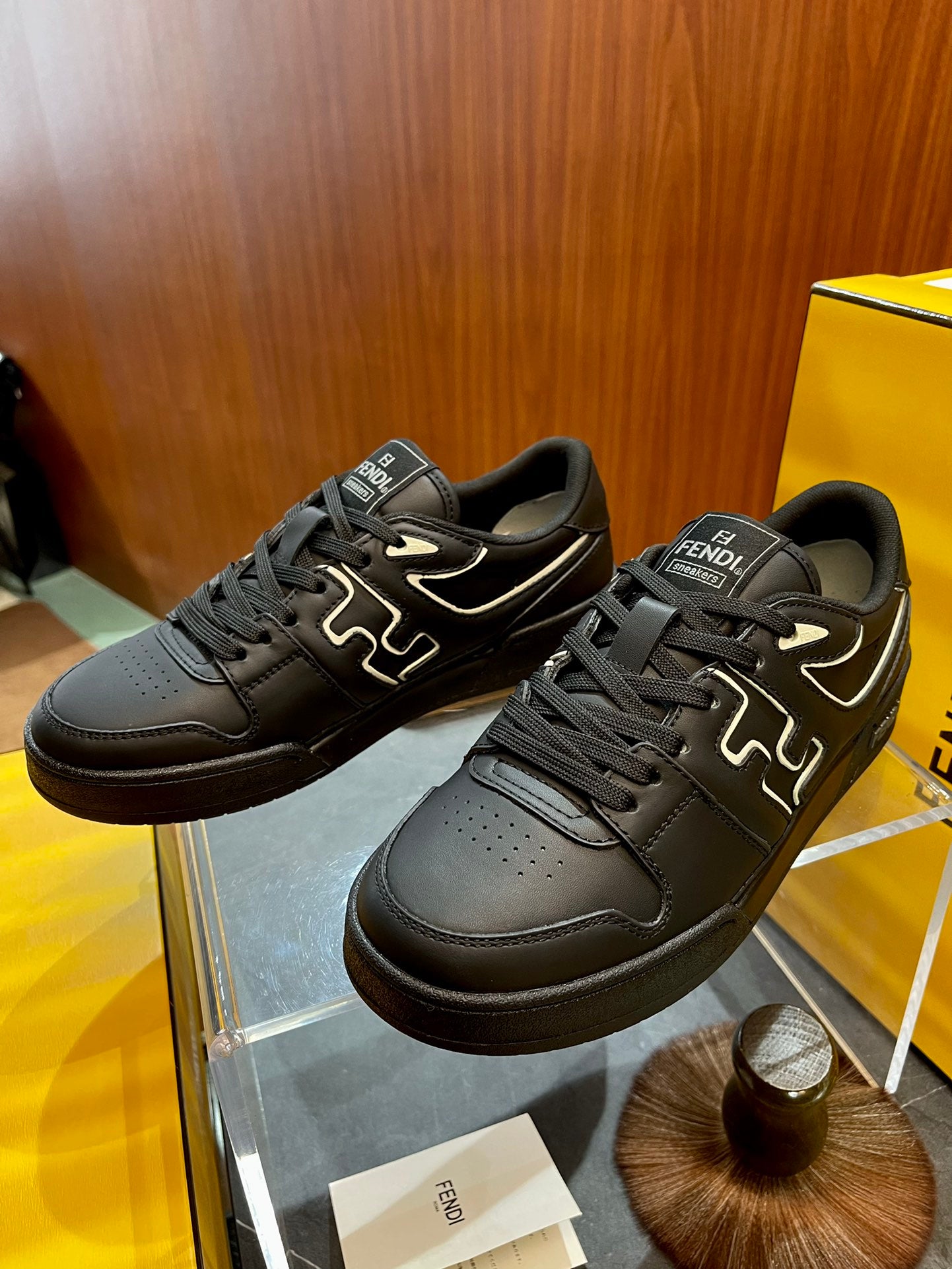 FENDI sneakers 200