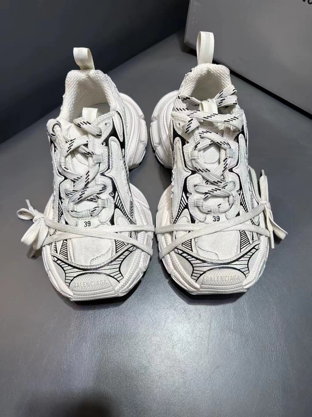 Balenciaga sneakers 185