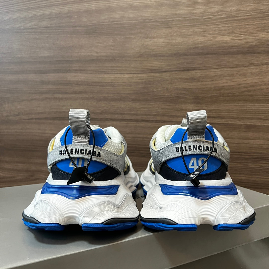 Balenciaga sneakers 200