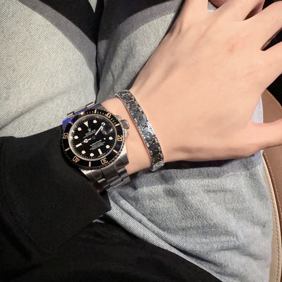 Louis Vuitton Luxury Bracelet | Iconic Elegance & Boutique-Grade Quality 100