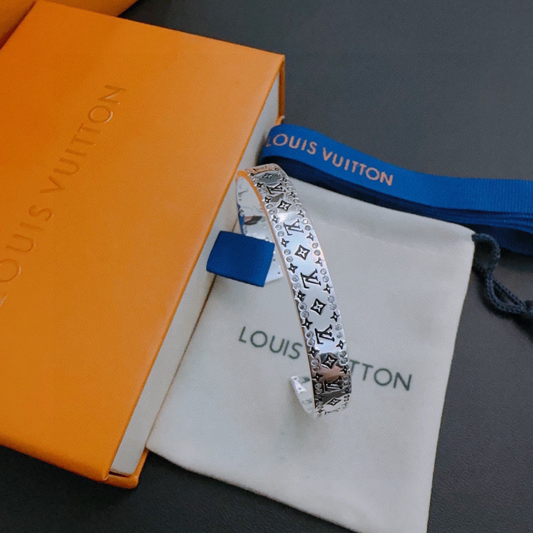 Louis Vuitton Luxury Bracelet | Iconic Elegance & Boutique-Grade Quality 100