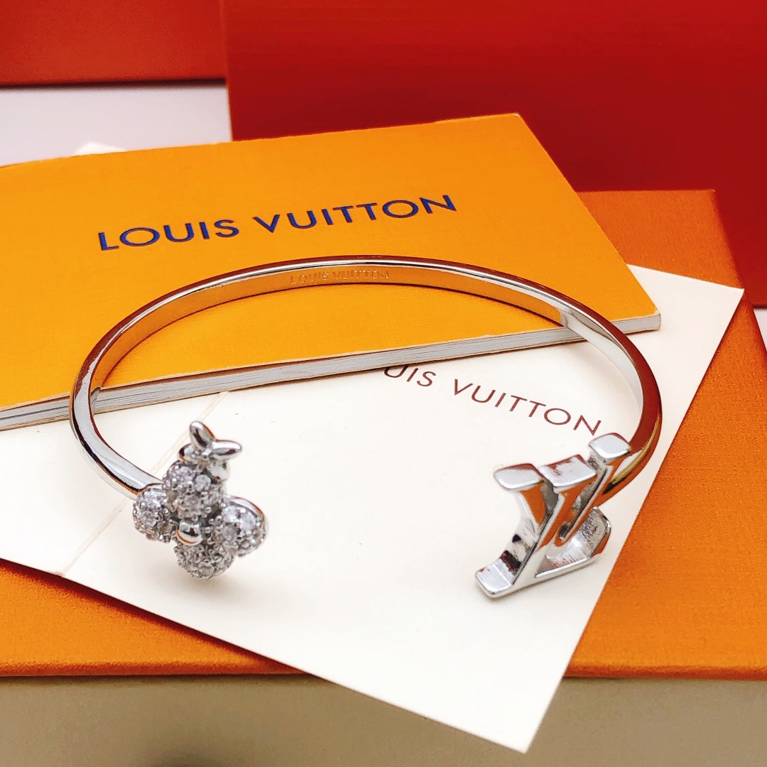 Louis Vuitton Luxury Bracelet | Iconic Elegance & Boutique-Grade Quality 115