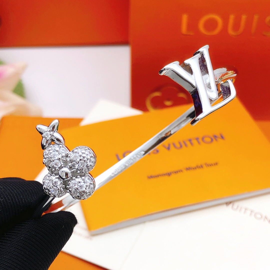 Louis Vuitton Luxury Bracelet | Iconic Elegance & Boutique-Grade Quality 115
