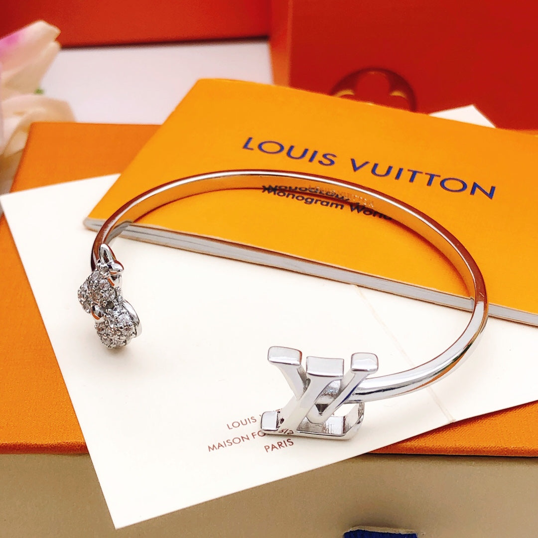 Louis Vuitton Luxury Bracelet | Iconic Elegance & Boutique-Grade Quality 115