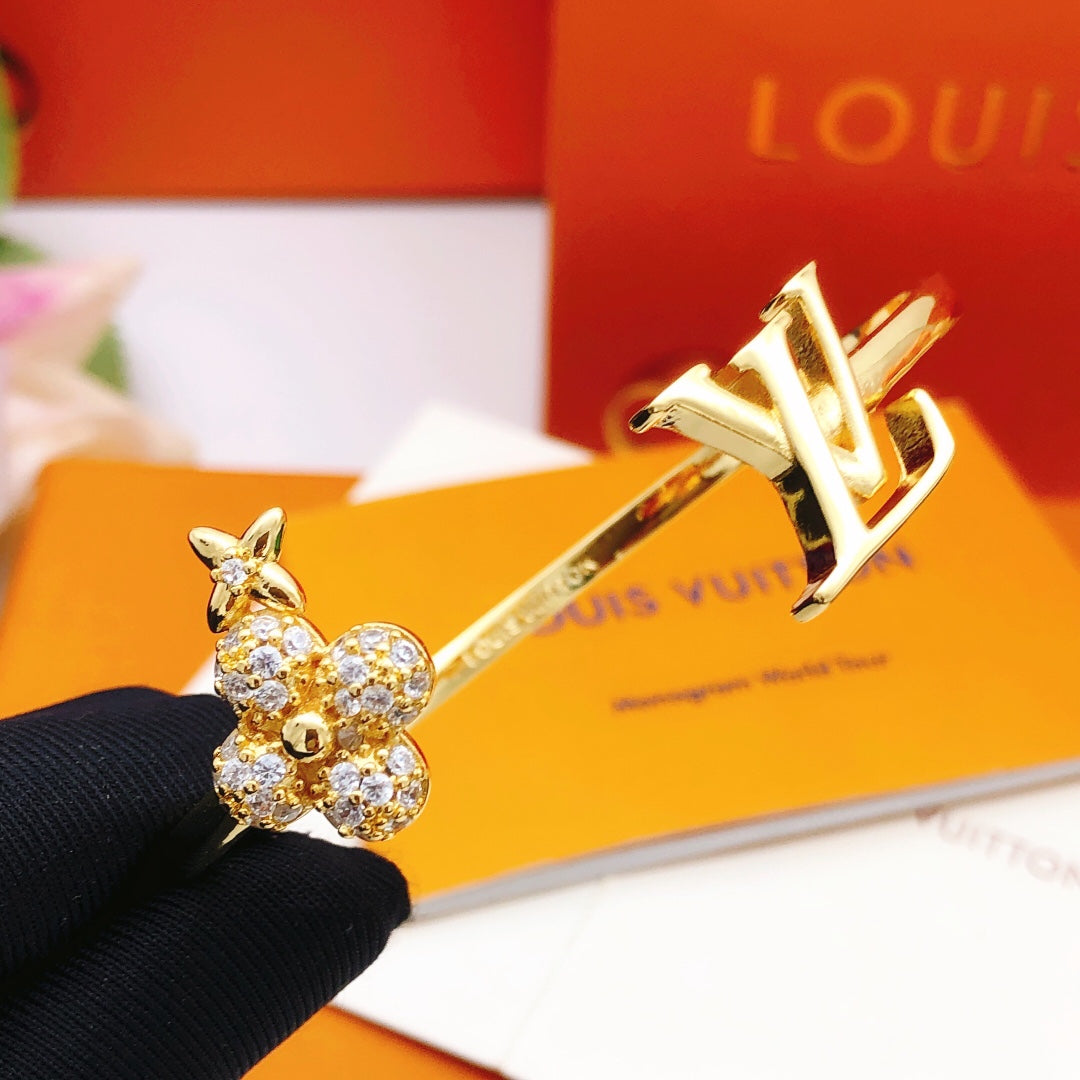 Louis Vuitton Luxury Bracelet | Iconic Elegance & Boutique-Grade Quality 116
