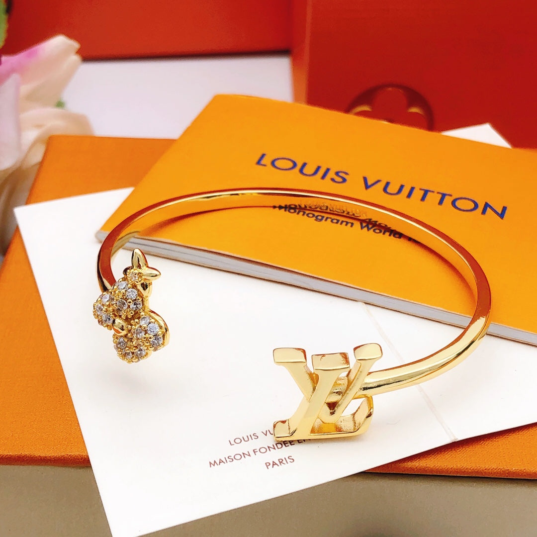 Louis Vuitton Luxury Bracelet | Iconic Elegance & Boutique-Grade Quality 116