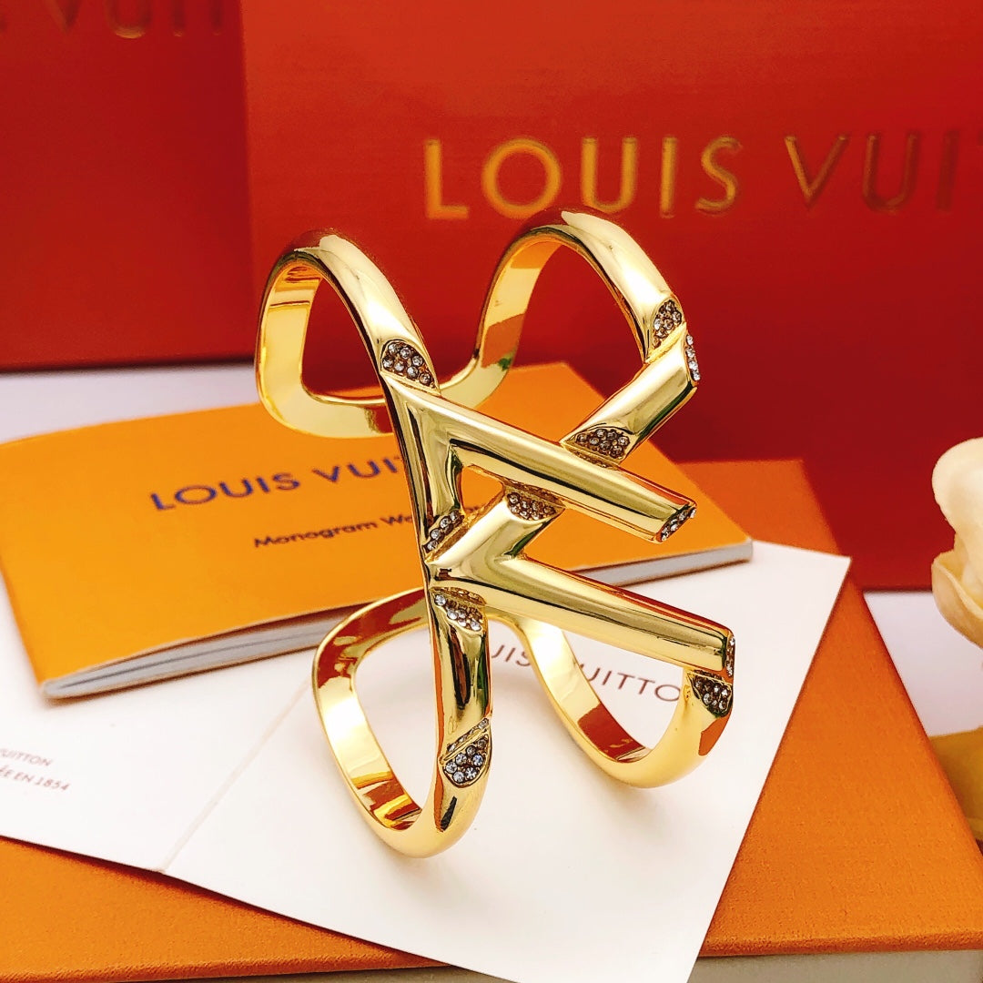 Louis Vuitton Luxury Bracelet | Iconic Elegance & Boutique-Grade Quality 117