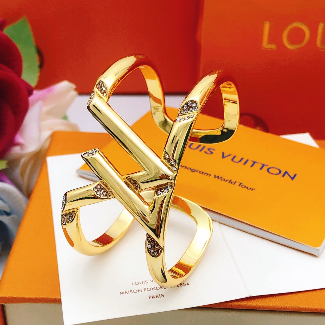 Louis Vuitton Luxury Bracelet | Iconic Elegance & Boutique-Grade Quality 117