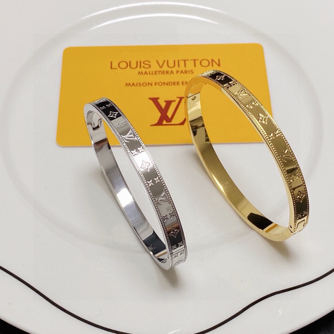 Louis Vuitton Luxury Bracelet | Iconic Elegance & Boutique-Grade Quality 118