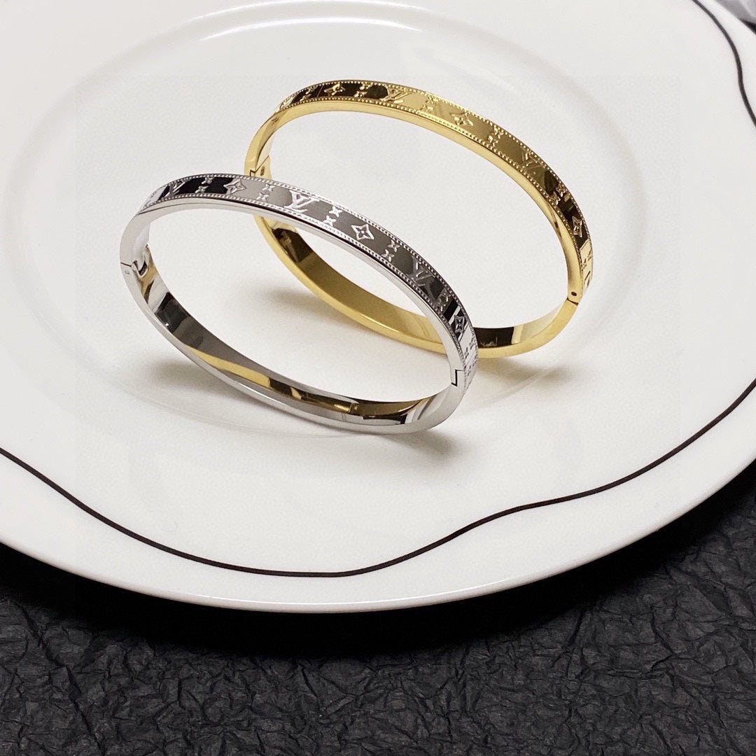 Louis Vuitton Luxury Bracelet | Iconic Elegance & Boutique-Grade Quality 118