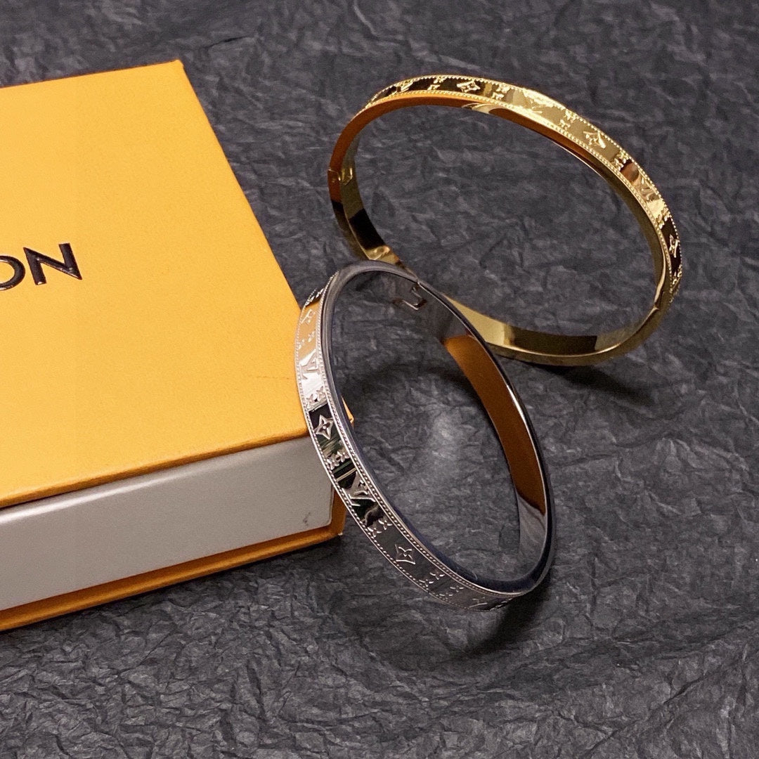 Louis Vuitton Luxury Bracelet | Iconic Elegance & Boutique-Grade Quality 118
