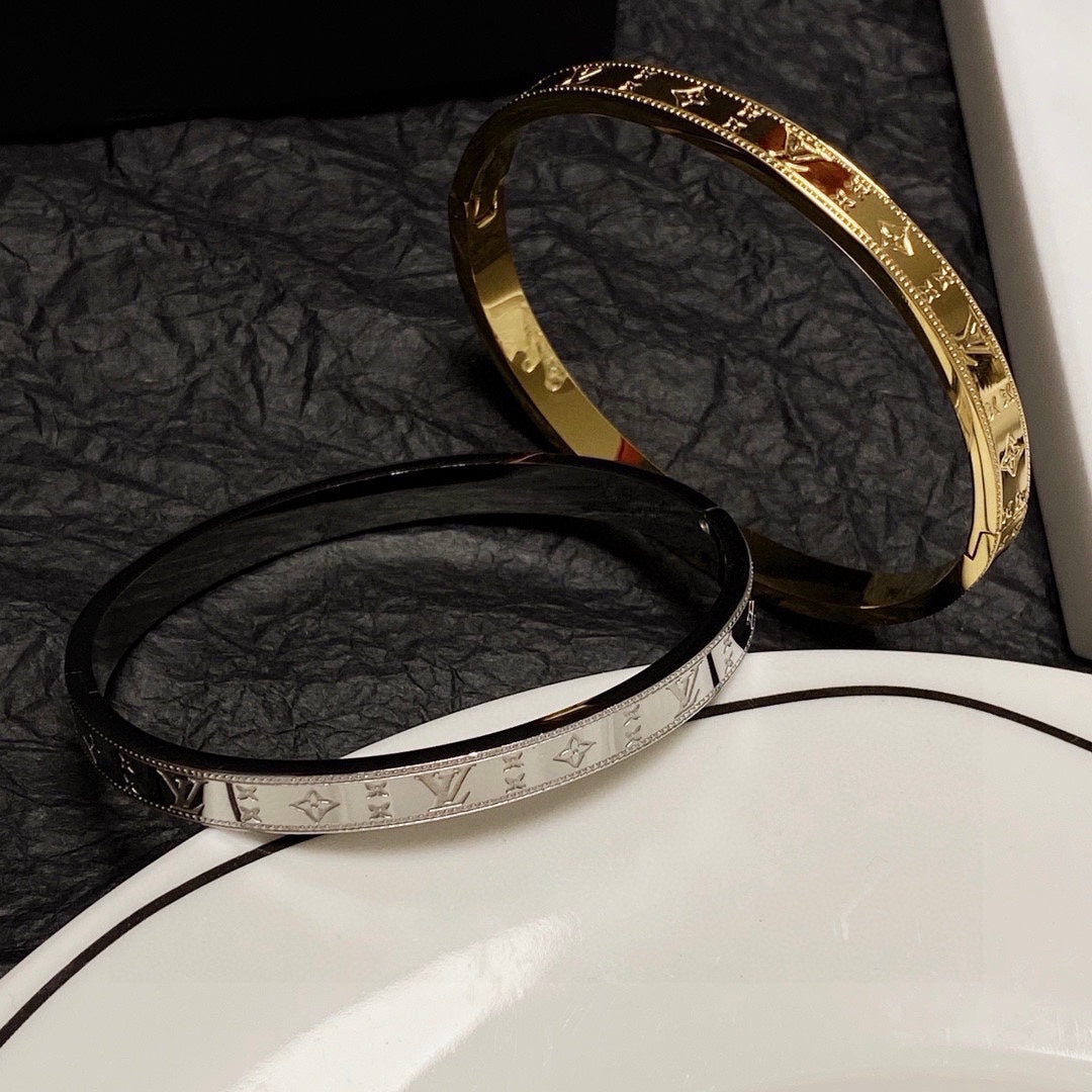 Louis Vuitton Luxury Bracelet | Iconic Elegance & Boutique-Grade Quality 118