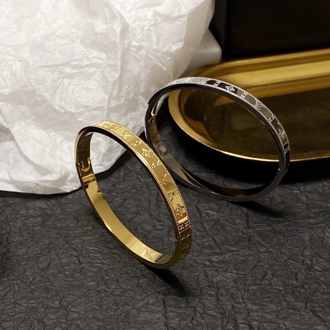 Louis Vuitton Luxury Bracelet | Iconic Elegance & Boutique-Grade Quality 118