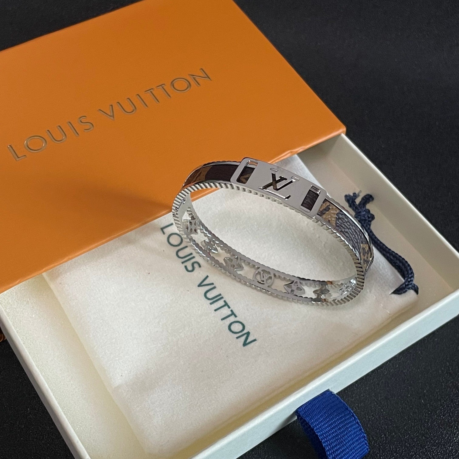 Louis Vuitton Luxury Bracelet | Iconic Elegance & Boutique-Grade Quality 125