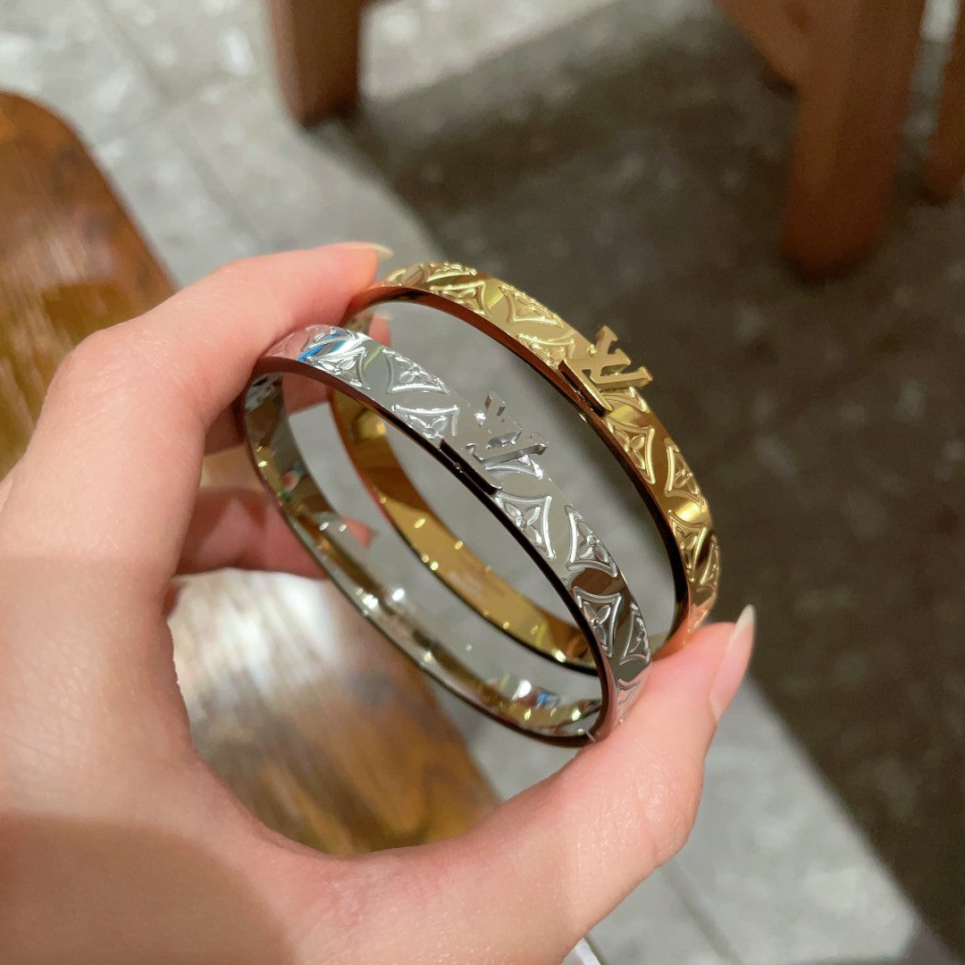 Louis Vuitton Luxury Bracelet | Iconic Elegance & Boutique-Grade Quality 126