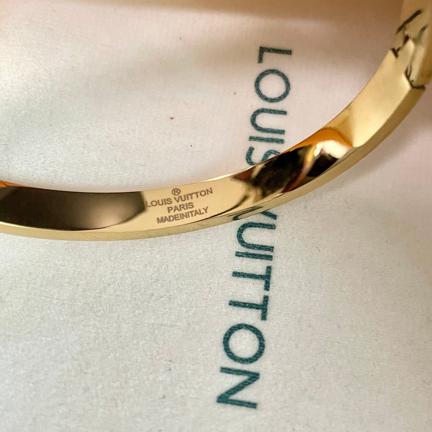 Louis Vuitton Luxury Bracelet | Iconic Elegance & Boutique-Grade Quality 126