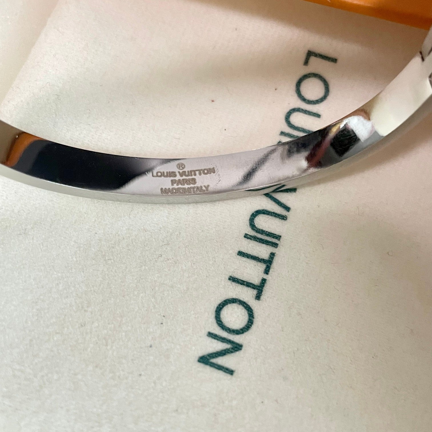 Louis Vuitton Luxury Bracelet | Iconic Elegance & Boutique-Grade Quality 127